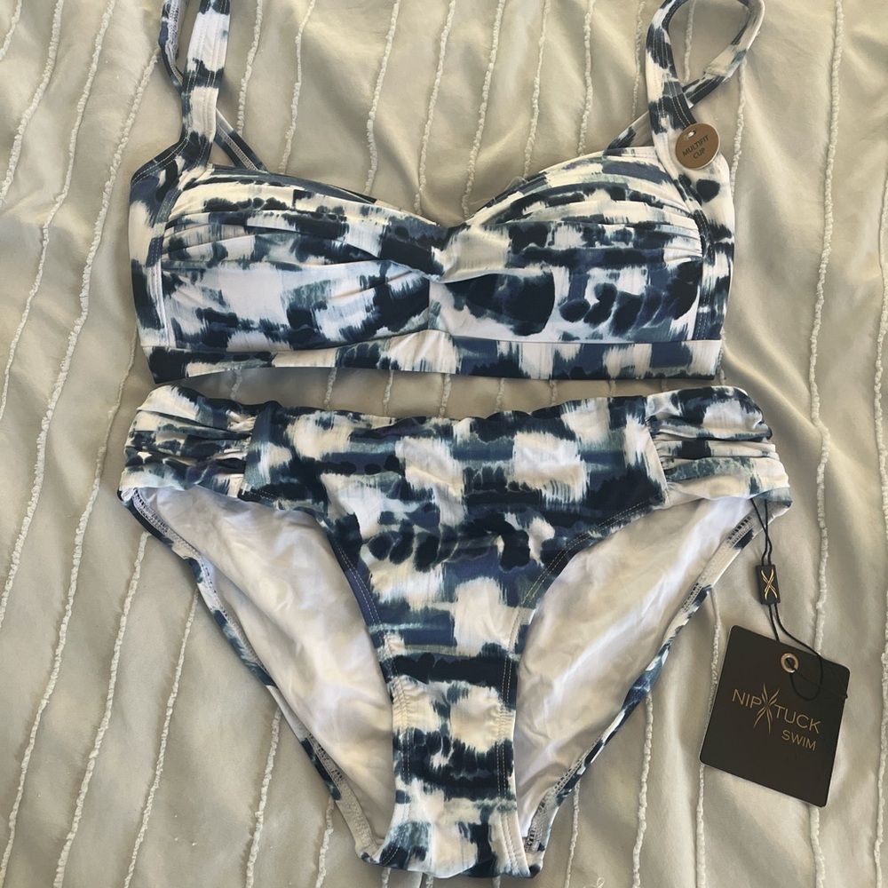 Nip Tuck Swim bikini size 6 BNWT